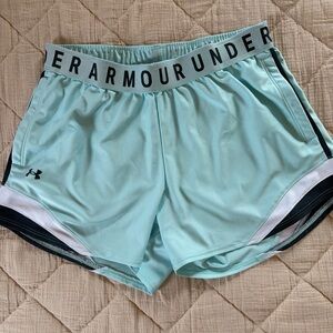 Under Armour Women's Aqua Athletic Shorts Small